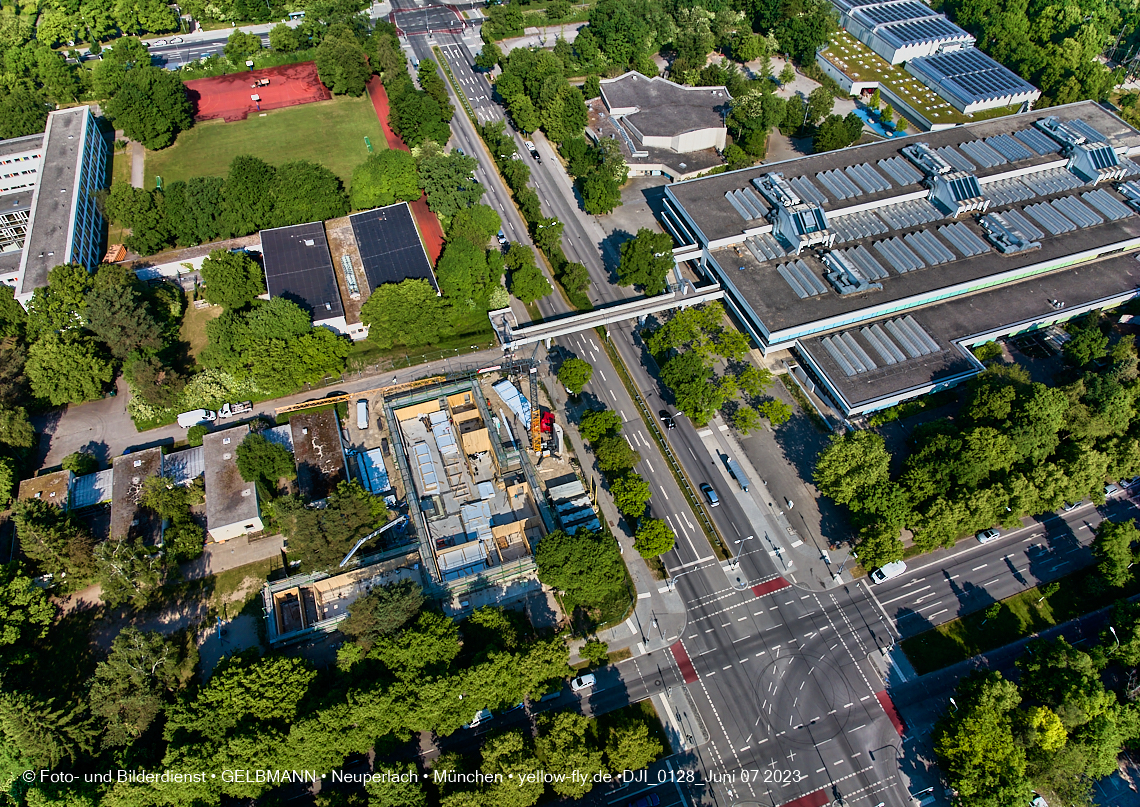 07.06.2023 - aktuelle Fotos von der »<strong><i>Baustelle zum Hort für Kinder</i></strong>« in Neuperlach in München